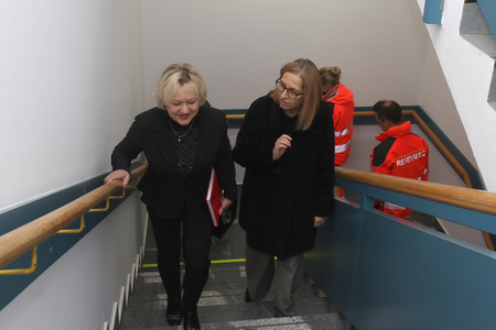 DELOVNI OBISK MINISTRICE ZA ZDRAVJE V ZD DR BOŽIDARJA LAVRIČA CERKNICA 07 FOTO LJUBO VUKELIČ
